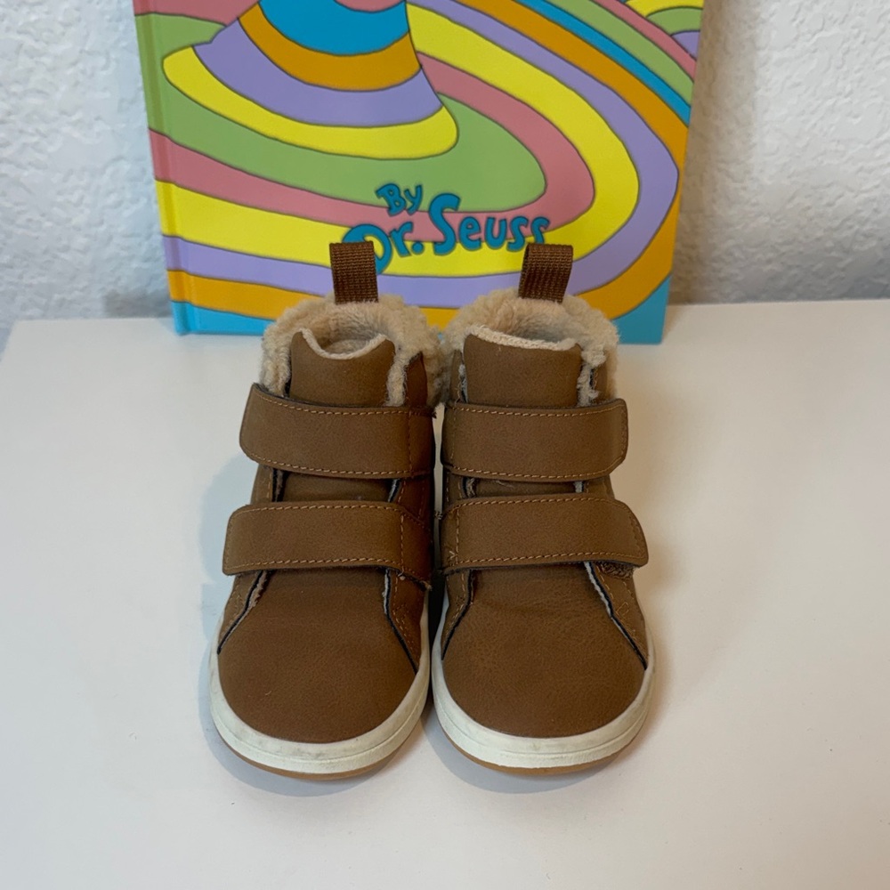 H&M Brown Faux-Shearling High-Top Kids Boots with White Soles